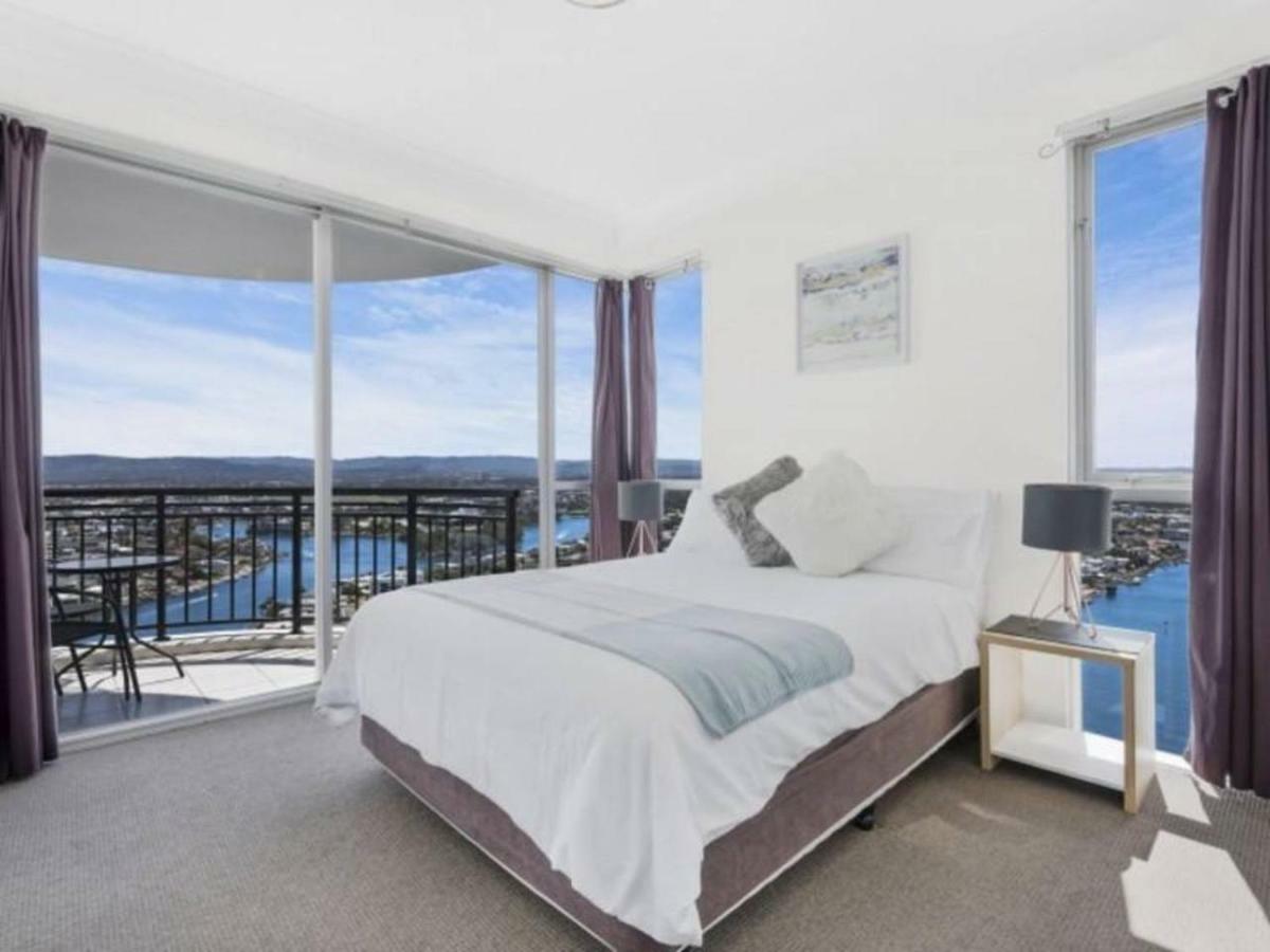 Beach Stay - Ocean & Riverview Resort Chevron Renaissance Central Surfers Paradise Gold Coast Exterior photo