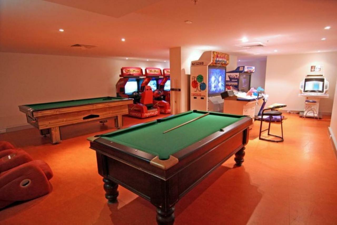 Beach Stay - Ocean & Riverview Resort Chevron Renaissance Central Surfers Paradise Gold Coast Exterior photo