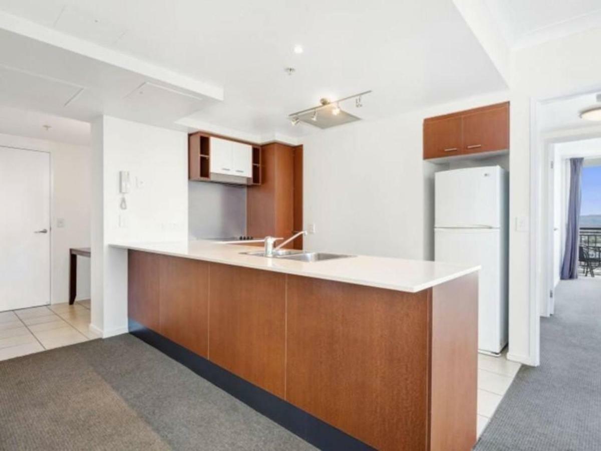 Beach Stay - Ocean & Riverview Resort Chevron Renaissance Central Surfers Paradise Gold Coast Exterior photo