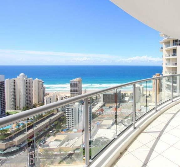 Beach Stay - Ocean & Riverview Resort Chevron Renaissance Central Surfers Paradise Gold Coast Exterior photo