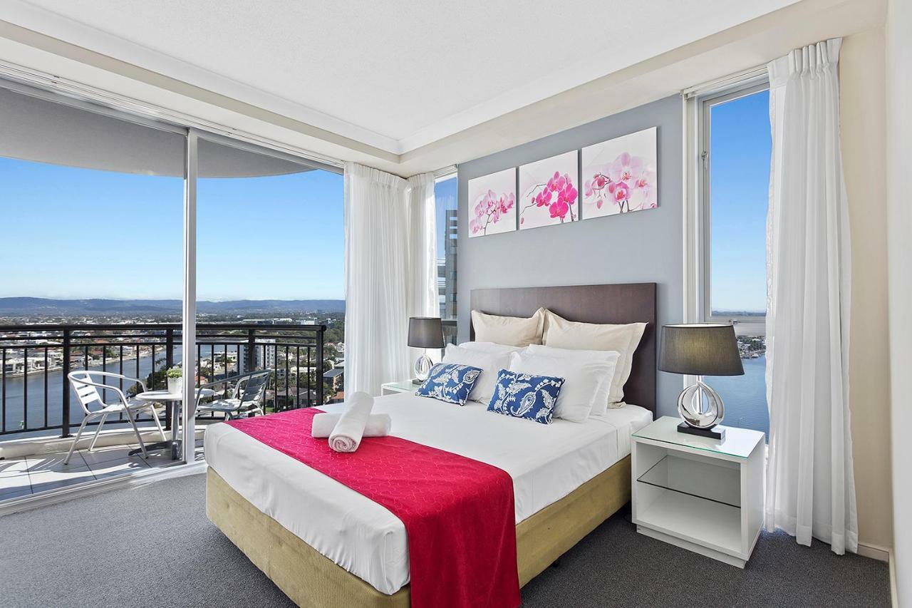 Beach Stay - Ocean & Riverview Resort Chevron Renaissance Central Surfers Paradise Gold Coast Exterior photo