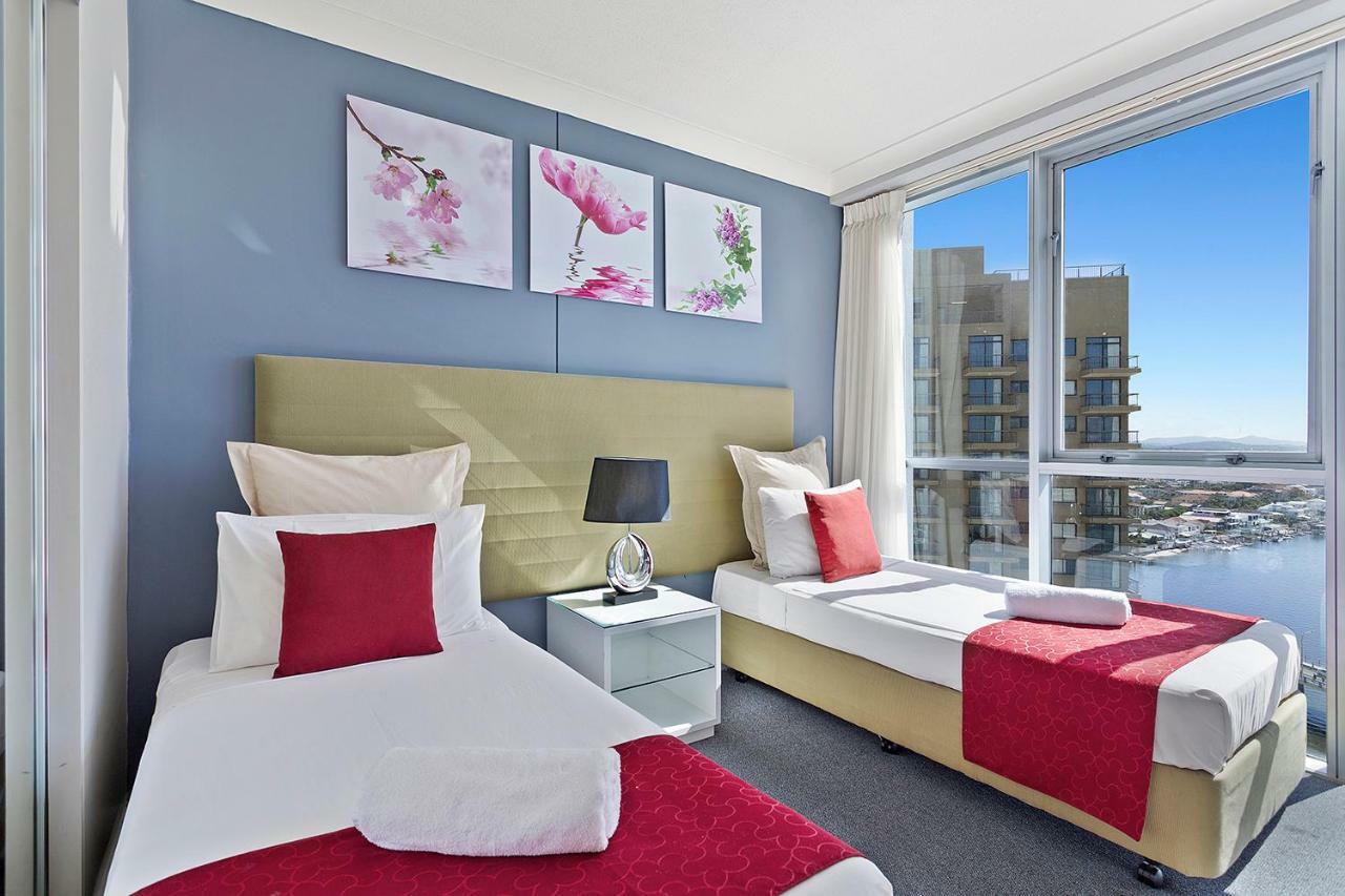Beach Stay - Ocean & Riverview Resort Chevron Renaissance Central Surfers Paradise Gold Coast Exterior photo